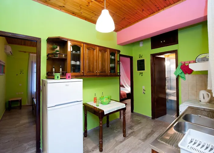 Helena Apartments & Villas