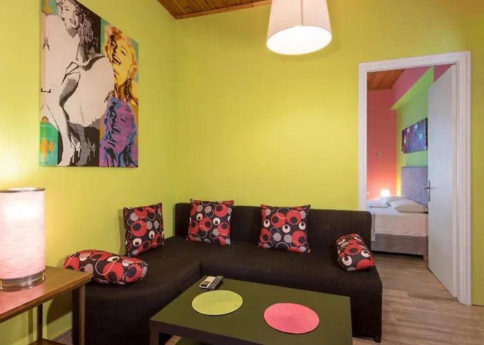 Helena Apartments & Villas